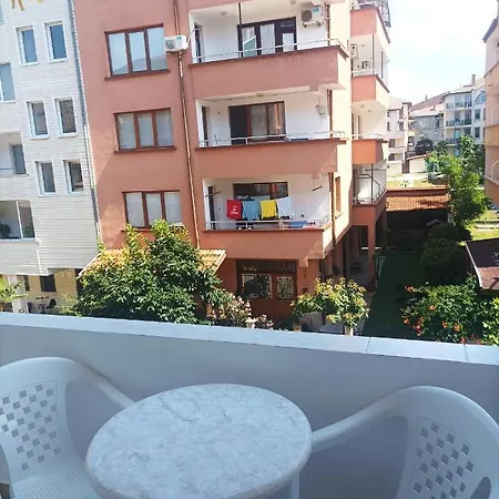 Aparthotel Summer House Tiara