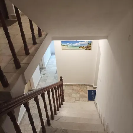 Summer House Tiara Aparthotel 3*